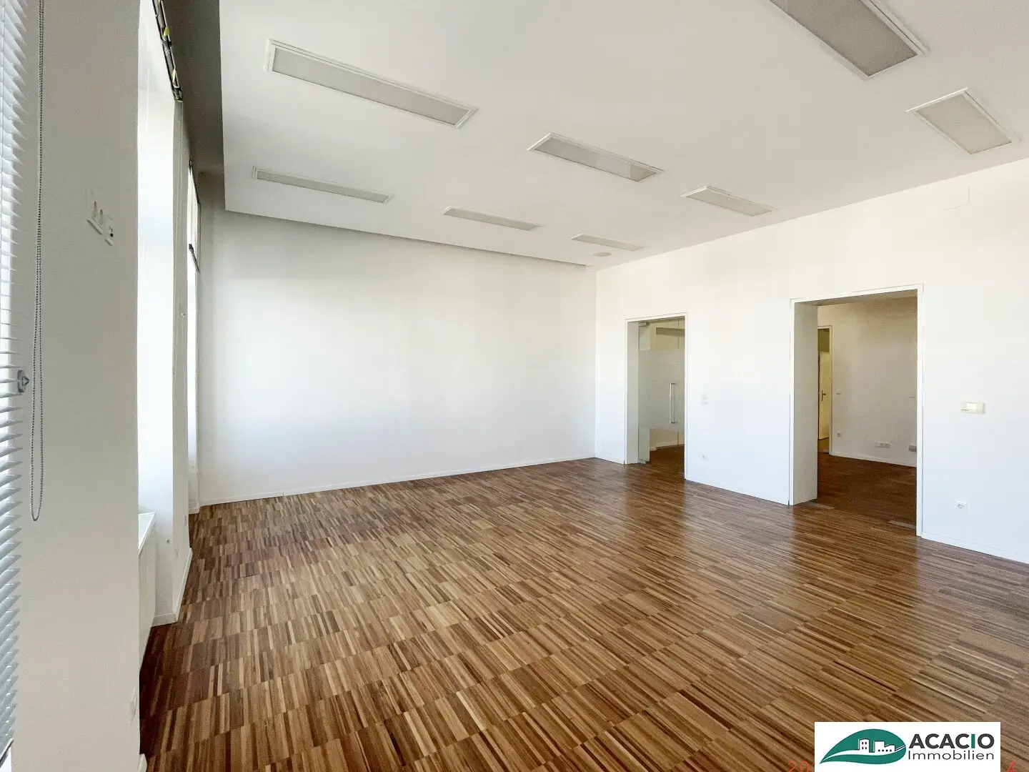 REPRÄSENTATIVES BÜRO DIREKT AM HAUPTPLATZ VON HOLLABRUNN