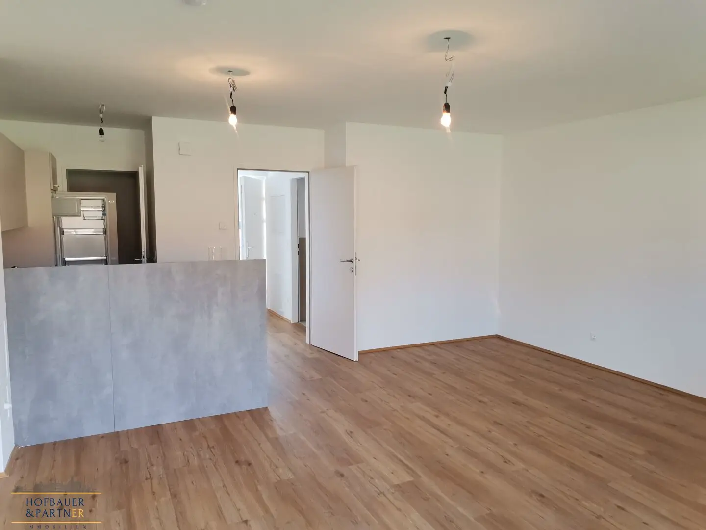 Erstbezug - 1-Zimmer-Gartenwohnung mit PKW-Abstellplatz