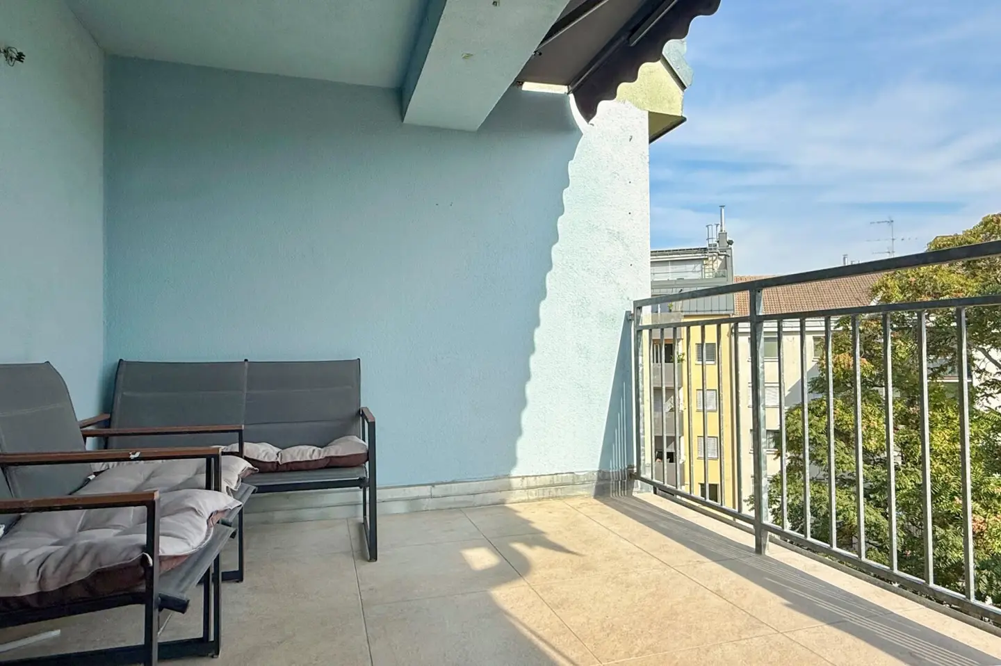 Great layout and no sloping walls 4 room penthouse apartment with terrace