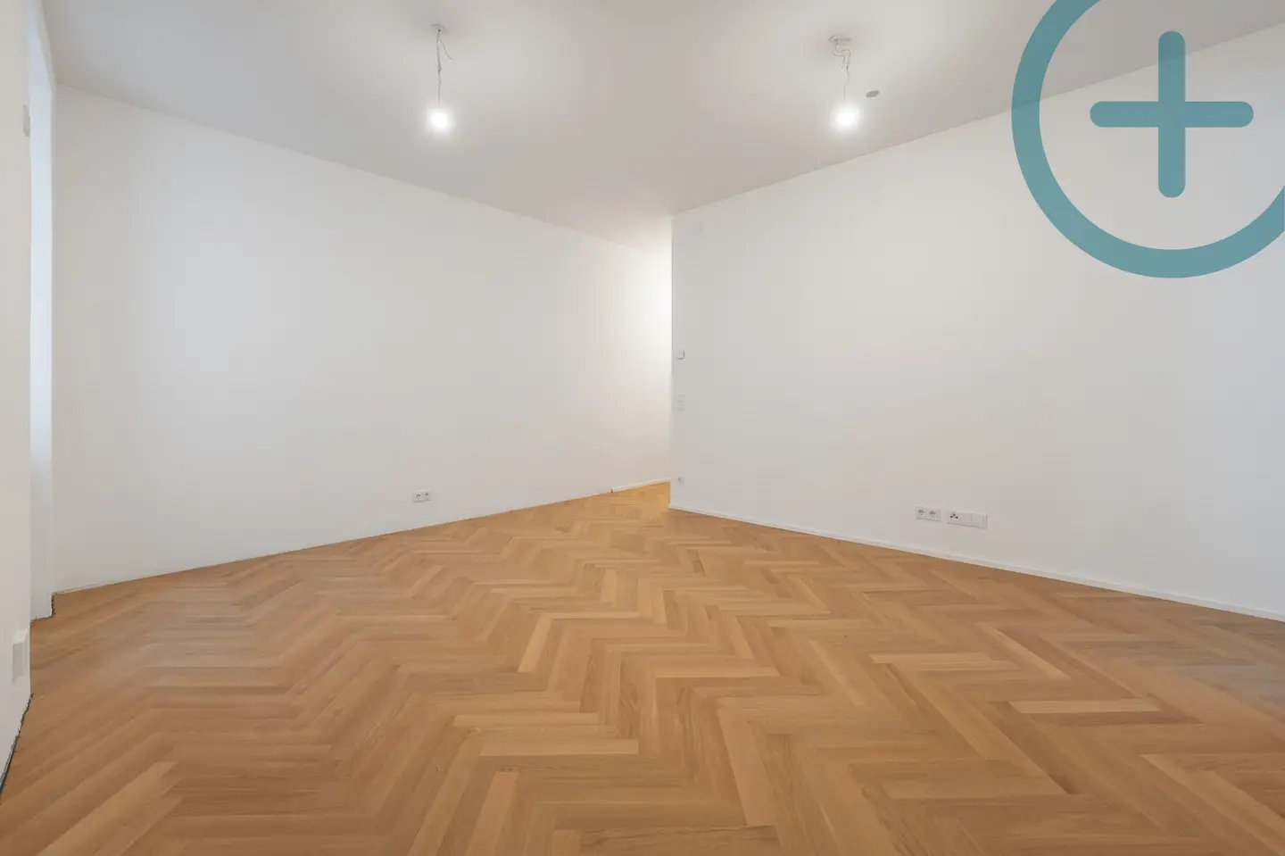 Helle Altbauwohnung mit eigenem Garten und Fischgrätparkett