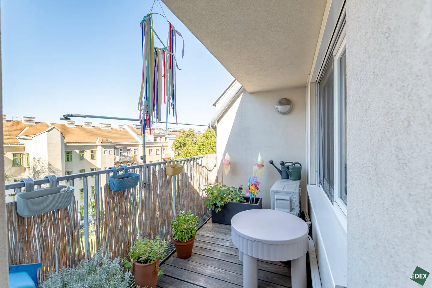 Schöne 4-Zimmer-Dachgeschoß-Maisonette mit ruhig gelegener Terrasse
