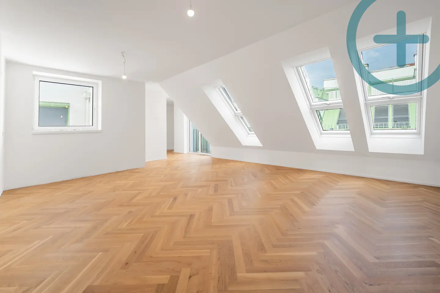 Bright Maisonettewohnung with private roof terrace
