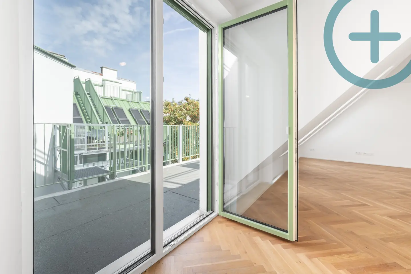 Bright Maisonettewohnung with private roof terrace