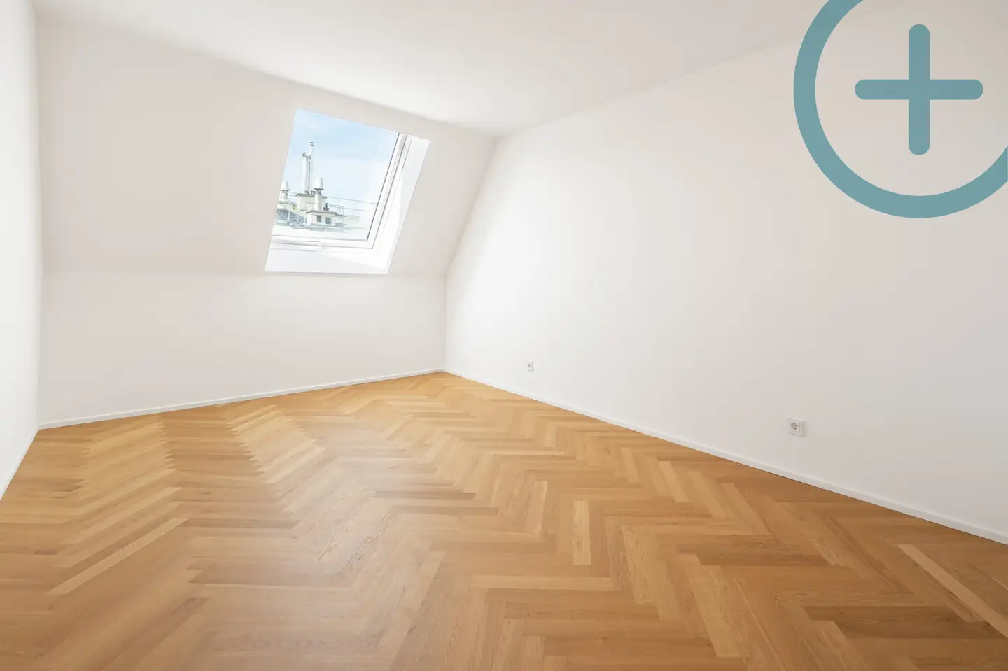 Bright penthouse with large roof terrace and open living kitchen