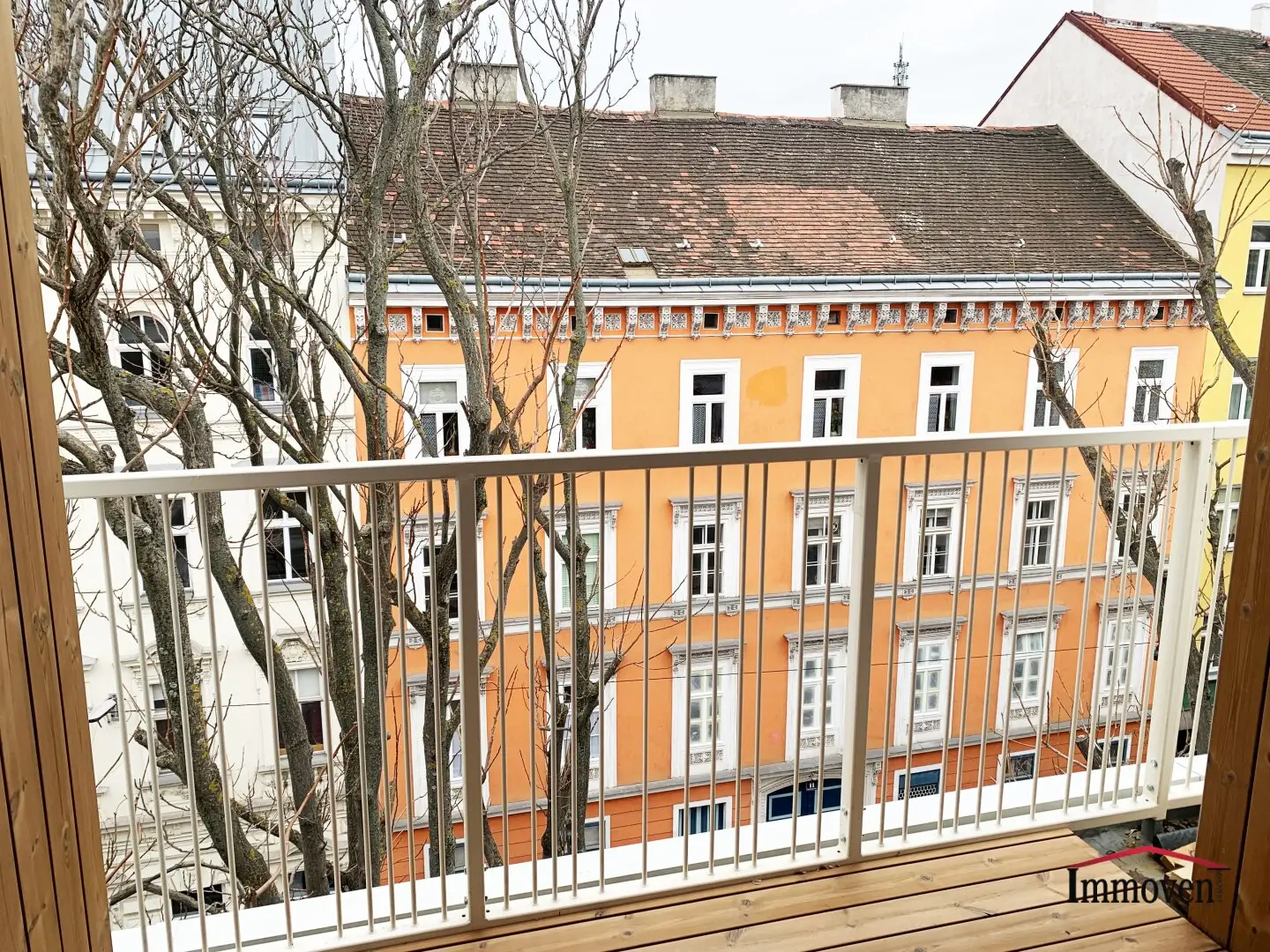 TOP LOCATION: 5th floor - Street-facing, modern 2-room apartment with loggia (rental start 01.01.2027)