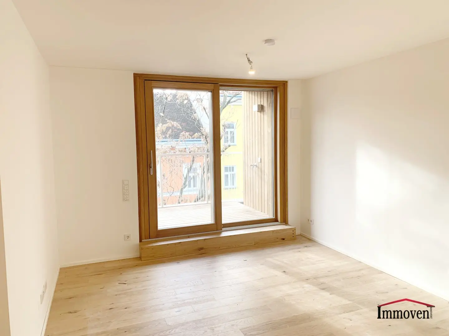 TOP LOCATION: 5th floor - Street-facing, modern 2-room apartment with loggia (rental start 01.01.2027)