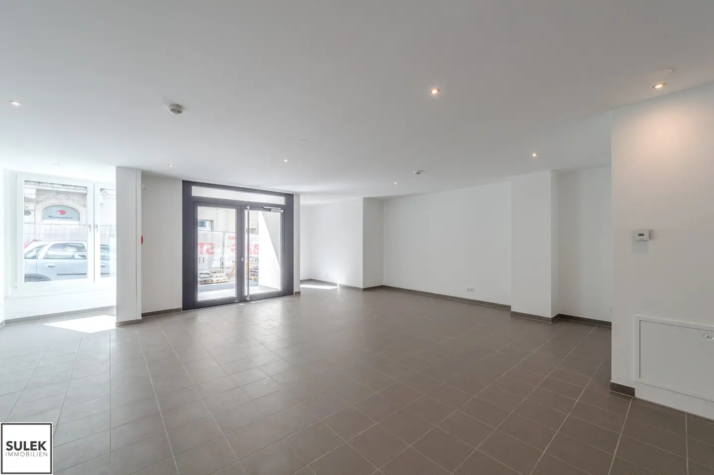Kaiserstraße: moderne rd. 60 m² Gewerbefläche - ideales Kleinbüro / Atelier usw. - ab 1.1.27