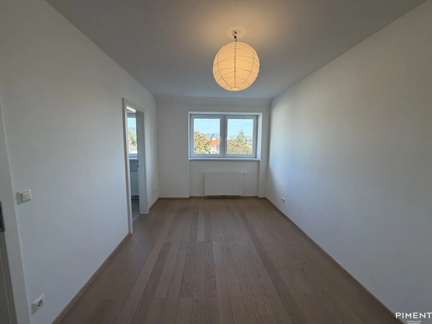 Exclusive top-floor apartment with distant view