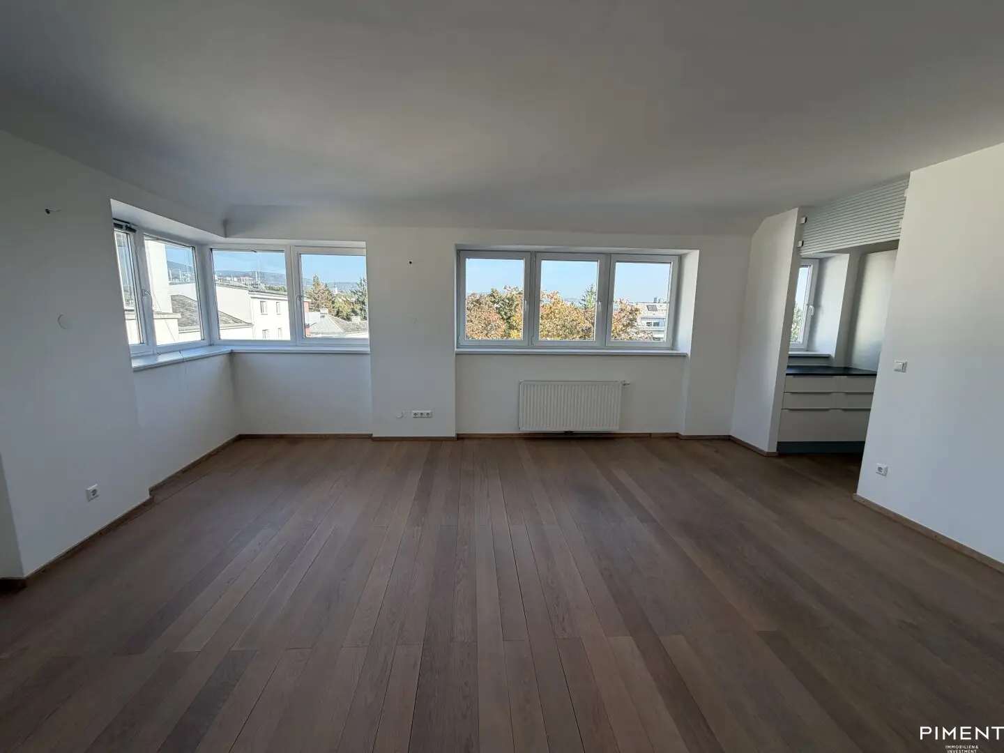 Exclusive top-floor apartment with distant view