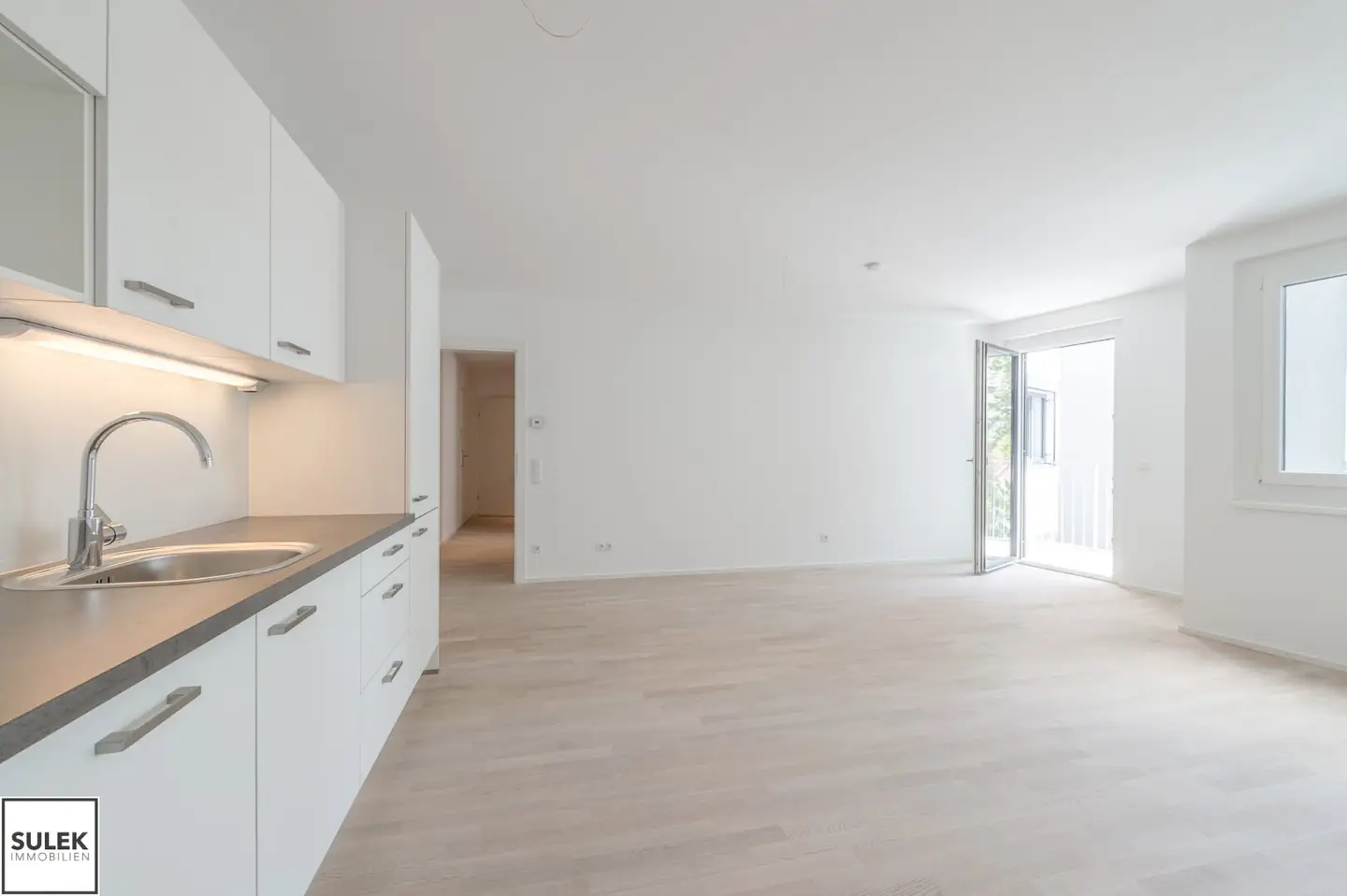 Kaiserstraße: 2-room new-build apartment with courtyard balcony in prime location // from 1.1.27