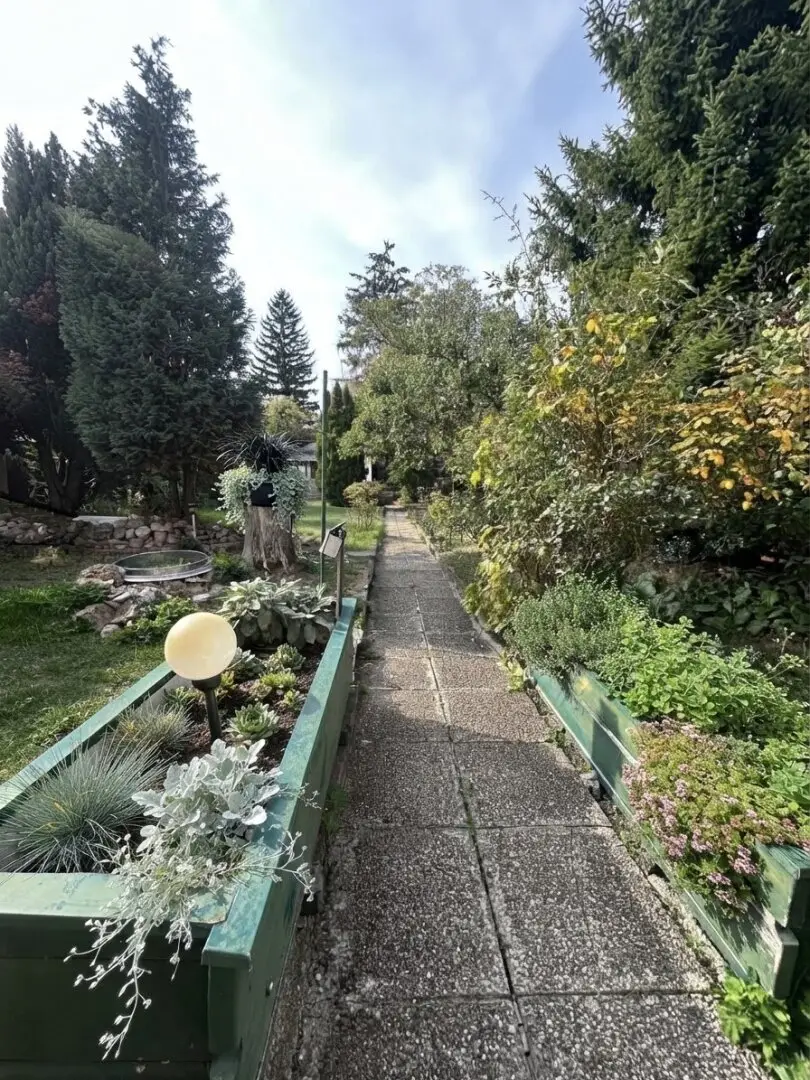 Top Gelegenheit- Hausanteil mit großem Garten in bester Lage