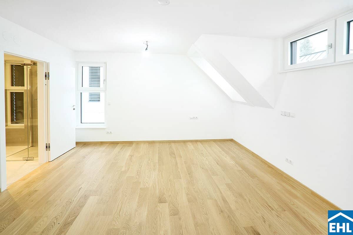 Apartment at the foot of the Red Mountain in a green setting with private outdoor space
