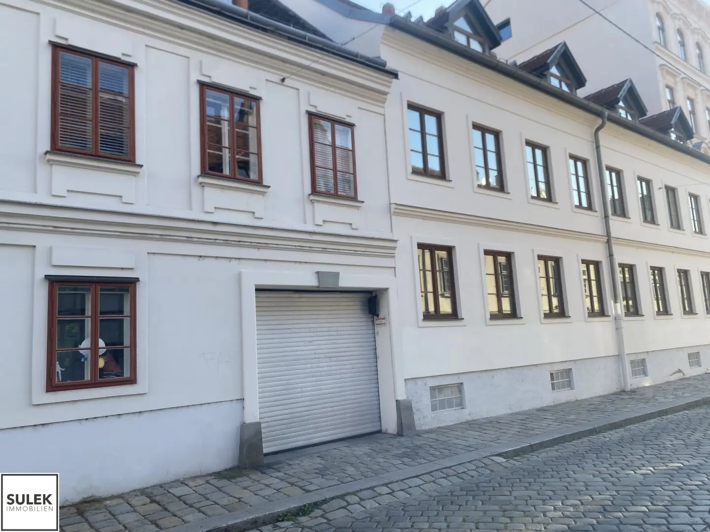 Garage parking space in the heart of Margareten (Hofgasse / Margaretenstraße) - Commission free for the tenant