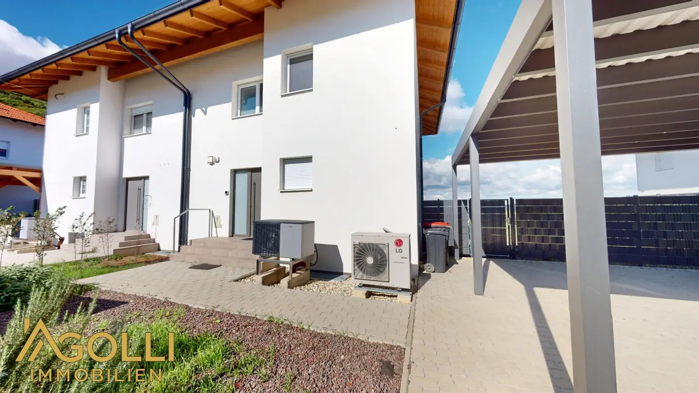 Hochwertige Doppelhaushälfte mit Weitblick, großzügigem Raumangebot &amp; moderner Haustechnik