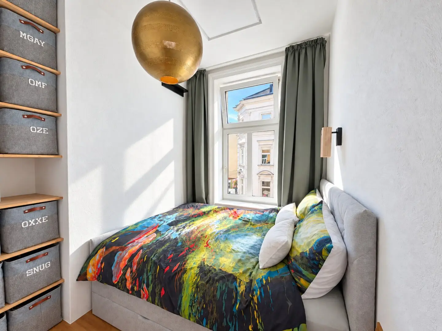 BALKONLIEBE TRIFFT ALTBAUFLAIR | ca. 56 m² NFL | 2 Zimmer | 2 Balkone | Klima | Flügeltüren