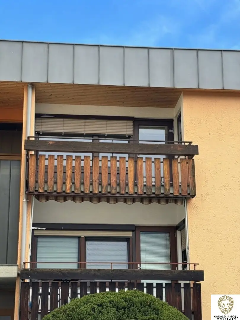 Garconniere mit Loggia und Einzelgarage in Rum
