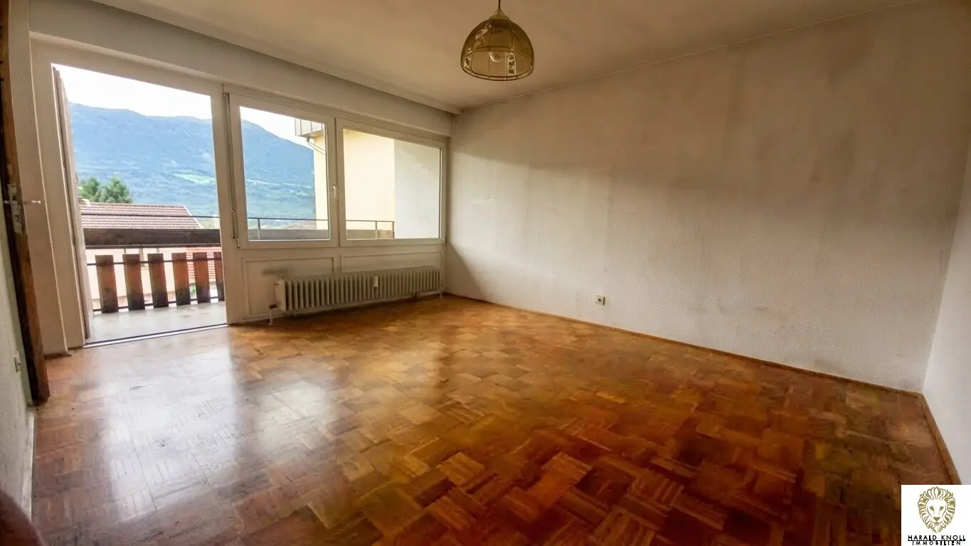 Garconniere mit Loggia und Einzelgarage in Rum