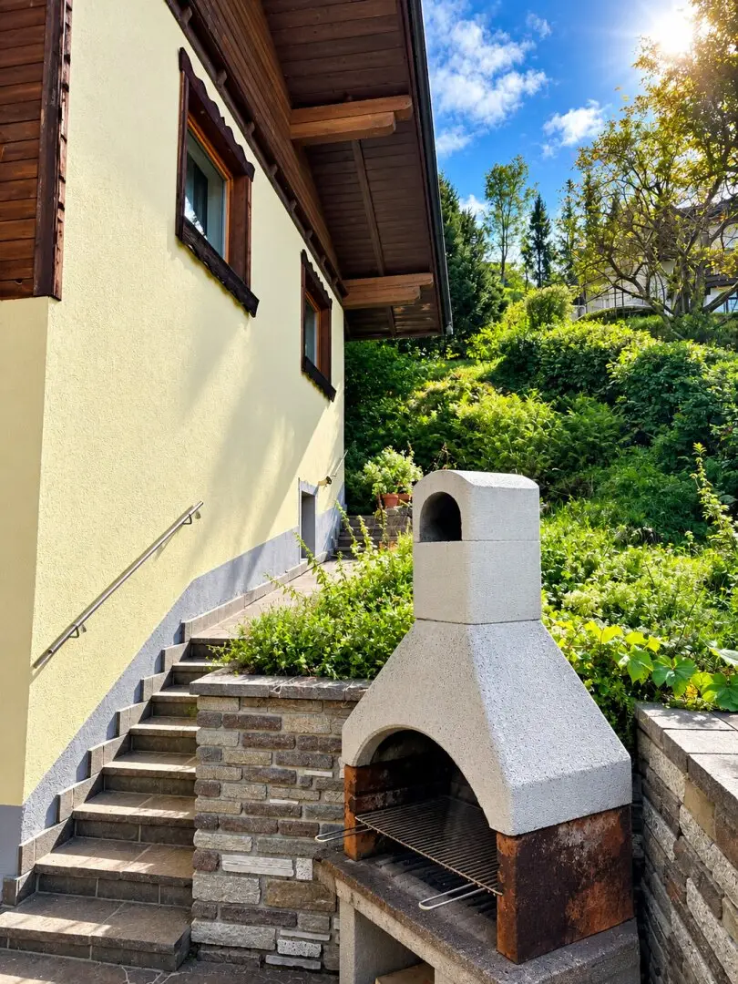 Einfamilienhaus mit 836 m² Grundstück und großem Potenzial in Pill