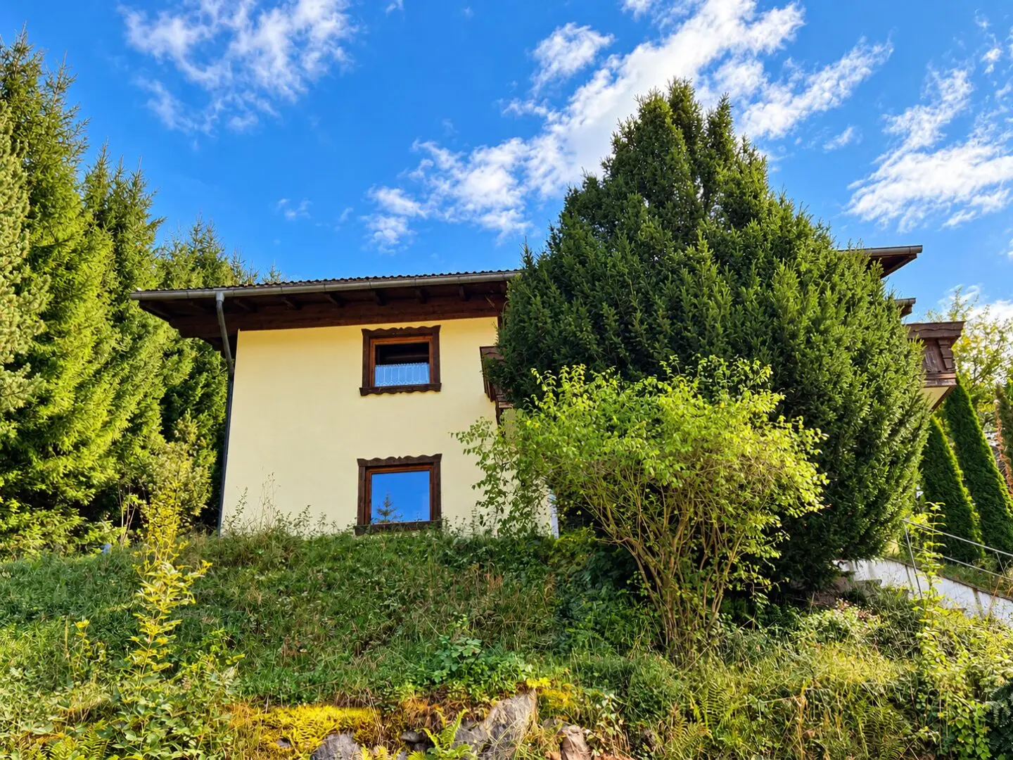 Einfamilienhaus mit 836 m² Grundstück und großem Potenzial in Pill