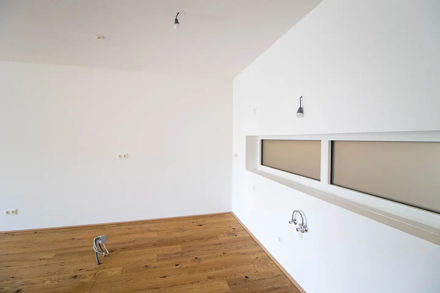 Quality apartment with loggia near main station