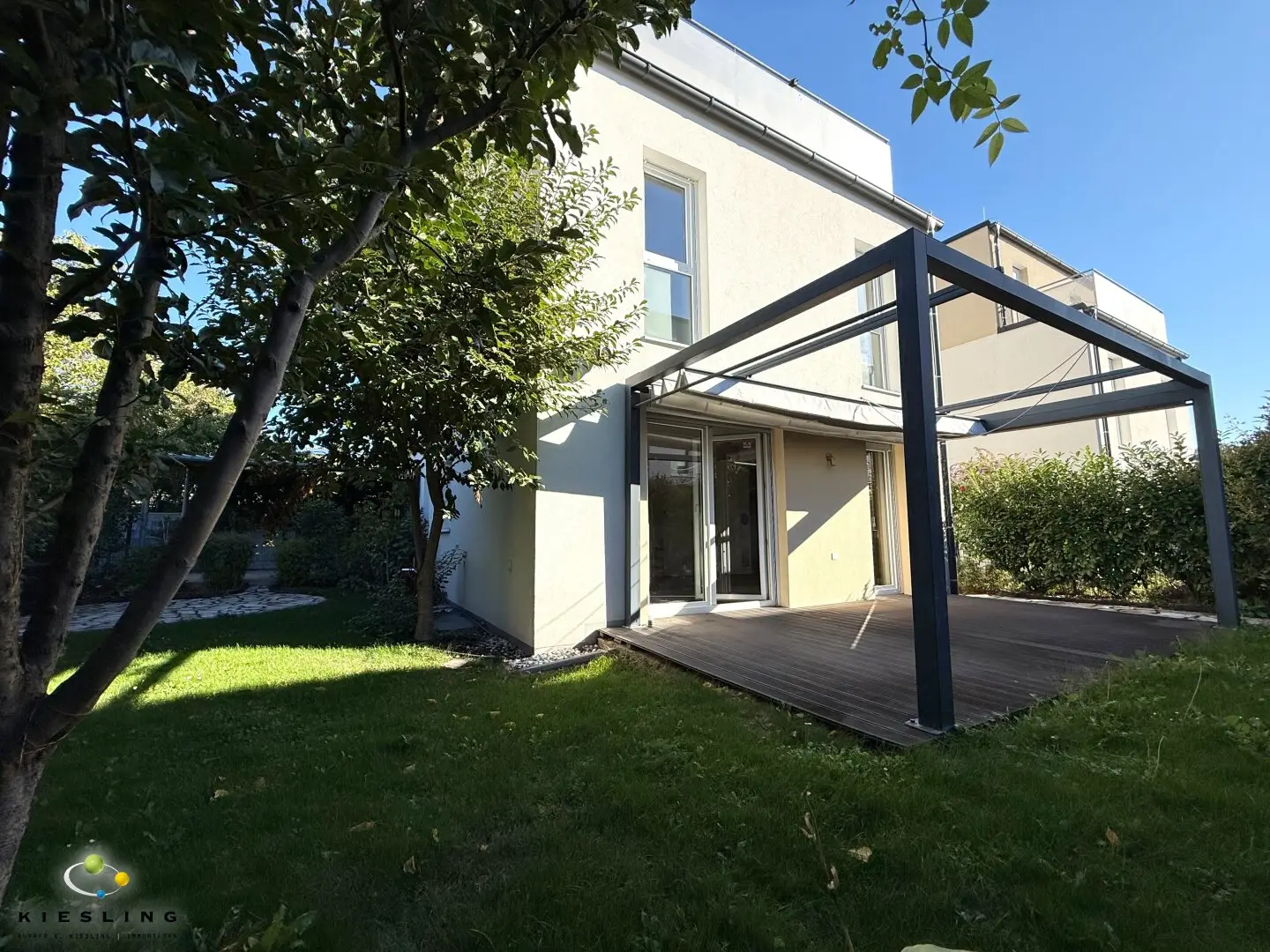 Modern single-family house with south garden and lots of space in Perchtoldsdorf