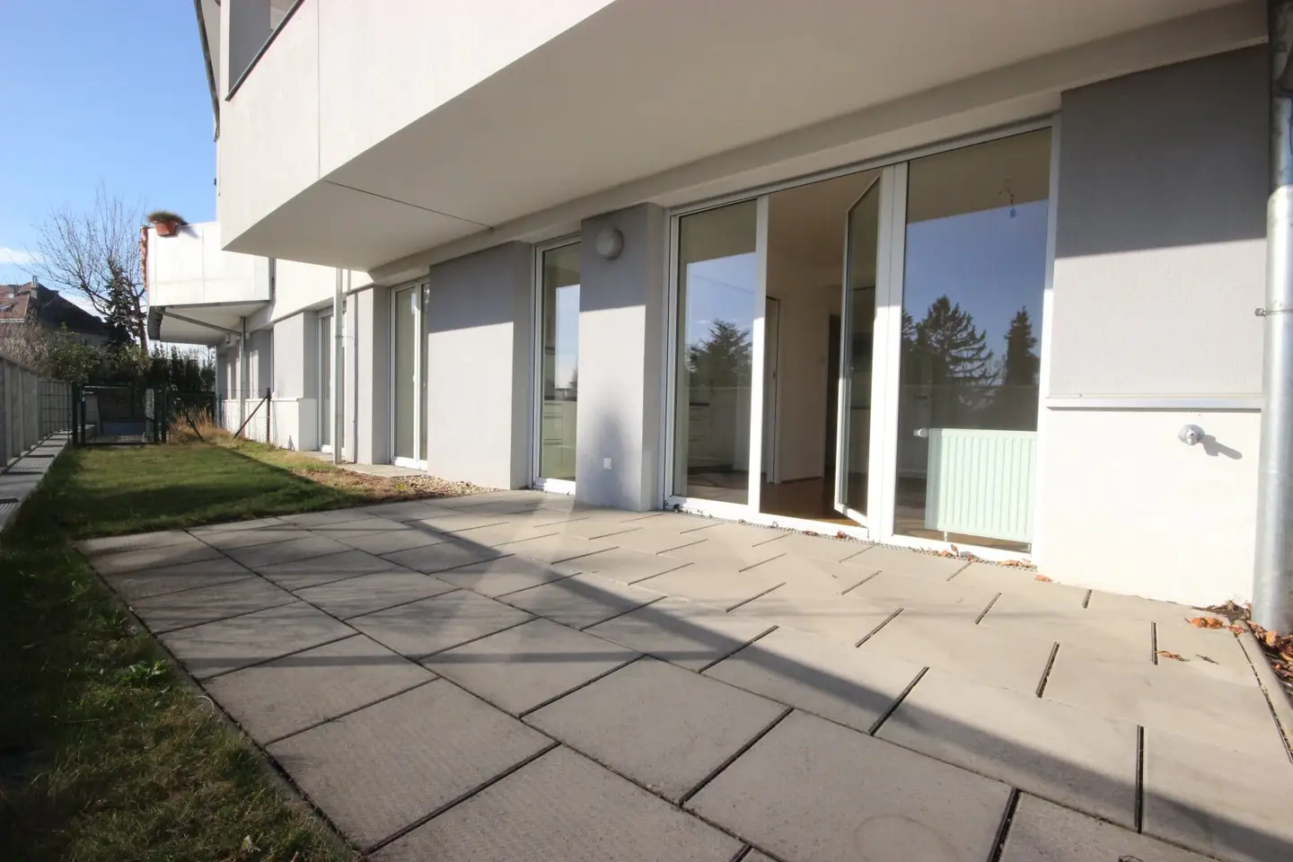 GARTENWOHNUNG + BESTE LAGE + TERRASSE + TOPZUSTAND!