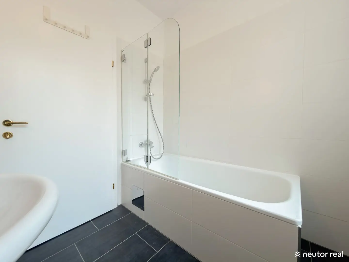 Stunning 2-room city apartment with air conditioning in historic palais - sought-after location in the heart of Vienna city center - U1/U4/U2