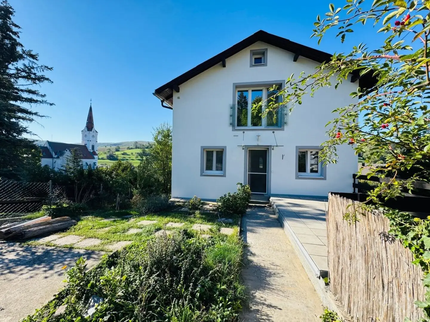 Einfamilienhaus mit sonnigem Fernblick und großem Garten inkl. Garage