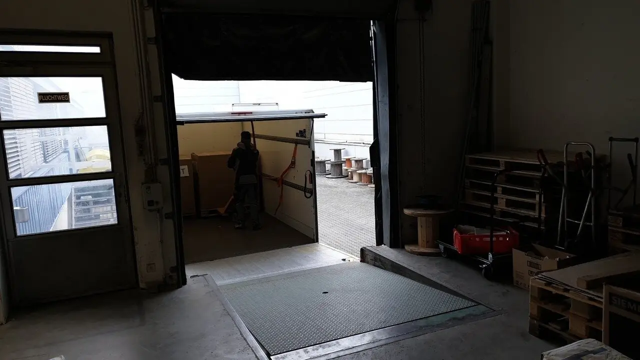 Storage space partly also usable as office on the upper floor freight elevator delivery zone