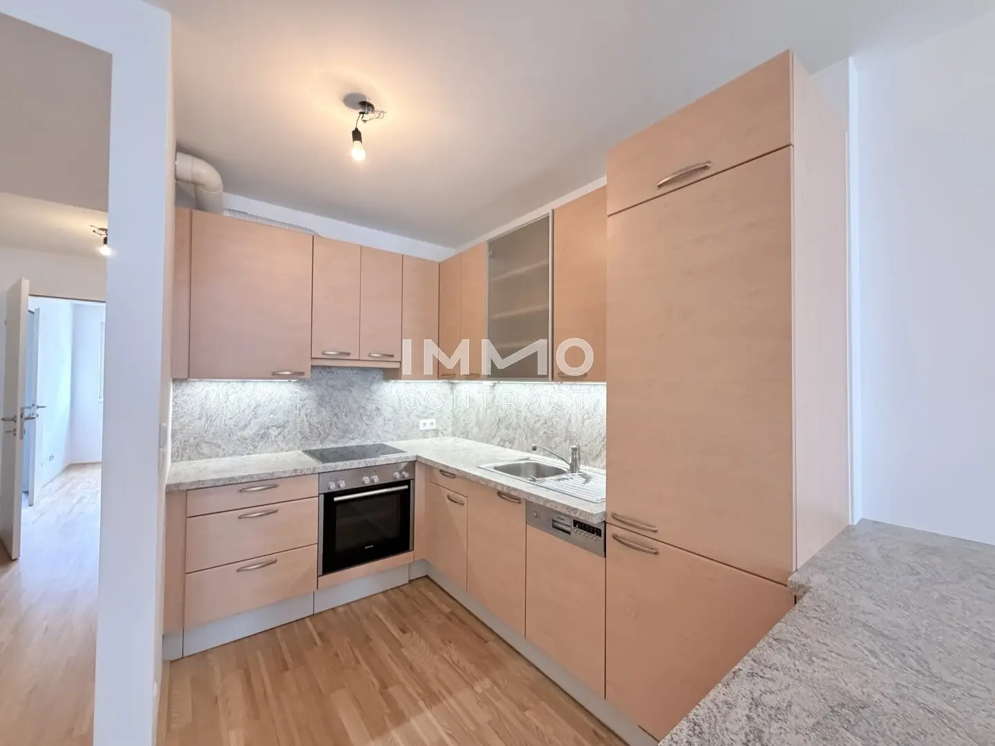 Living like in a hotel – quiet 2-room apartment with balcony, fitness and wellness
