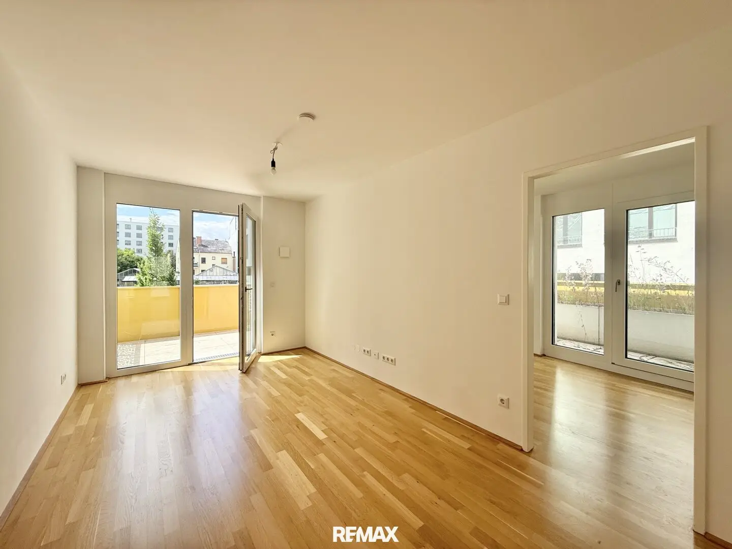 Living and Working at the Highest Level – Bright 3.5-Room Unit with Terrace and Balcony