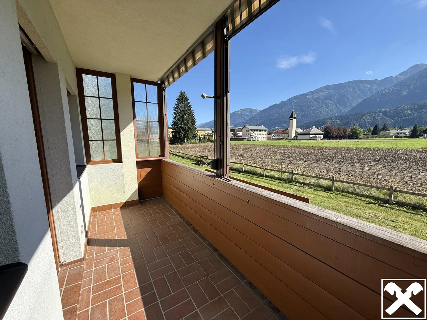 Erdgeschosswohnung mit Eigengarten und Loggia