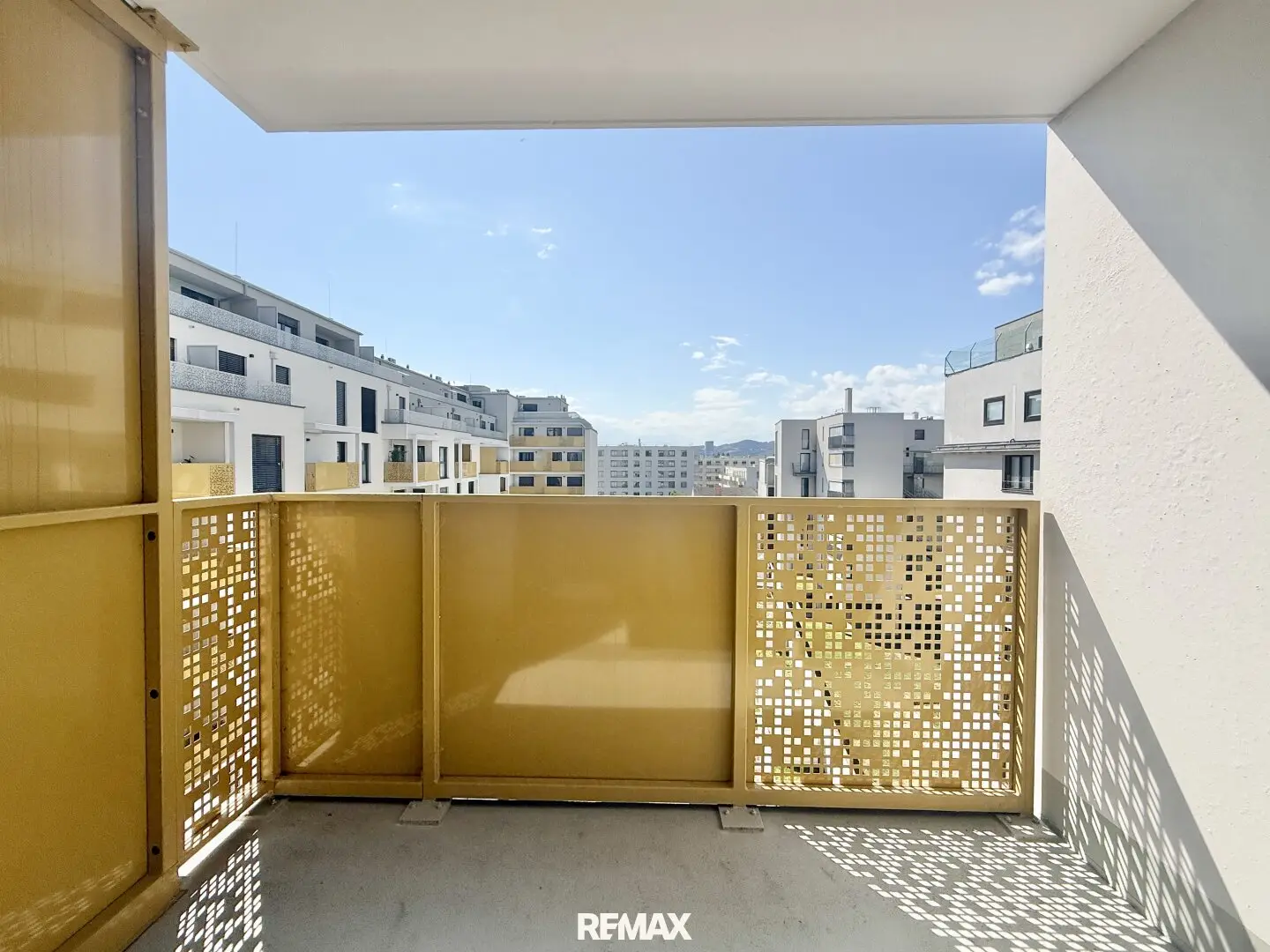 Tokio Gardens | 2-Zimmer-Wohnung mit Balkon im 6. Stock