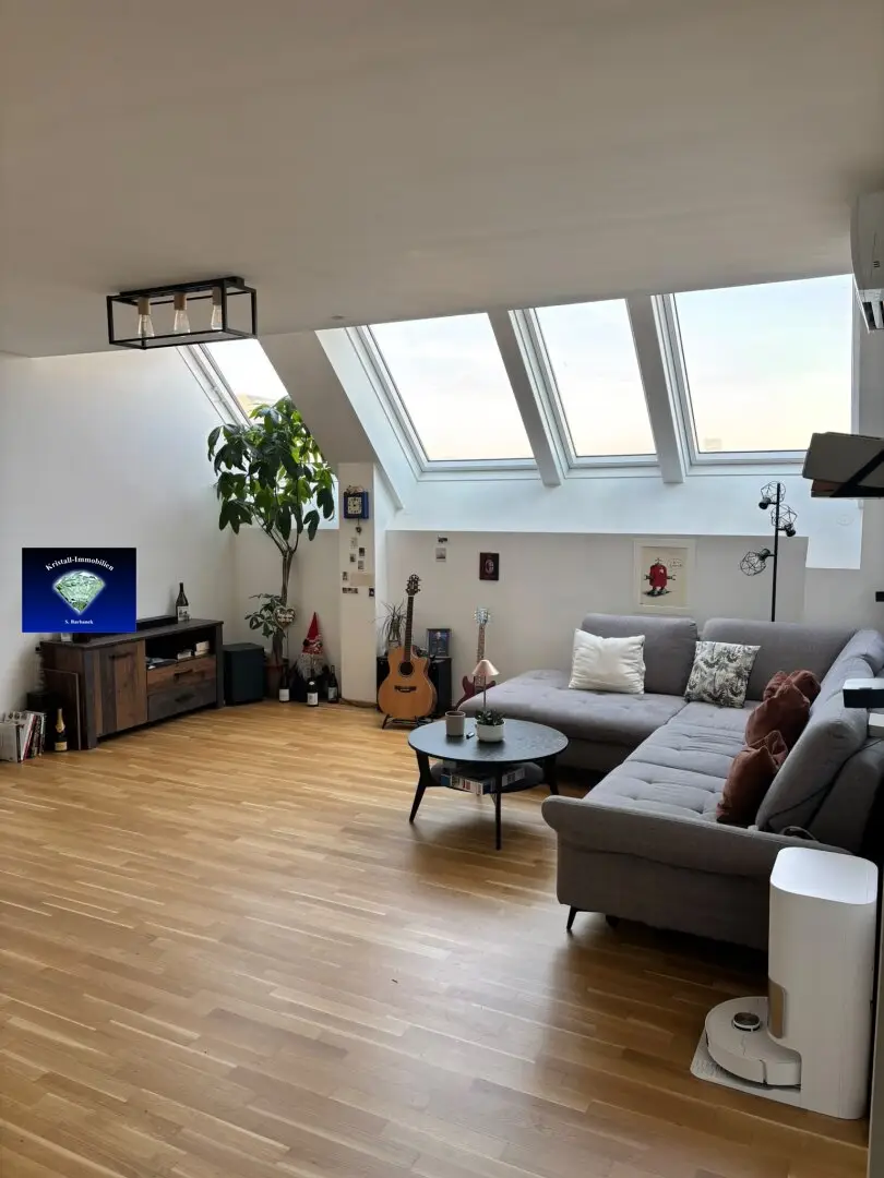 1080 Wien Schlösselgasse sehr gemütliche Dachgeschoss Wohnung komplett klimatisiert zu vermieten-1080