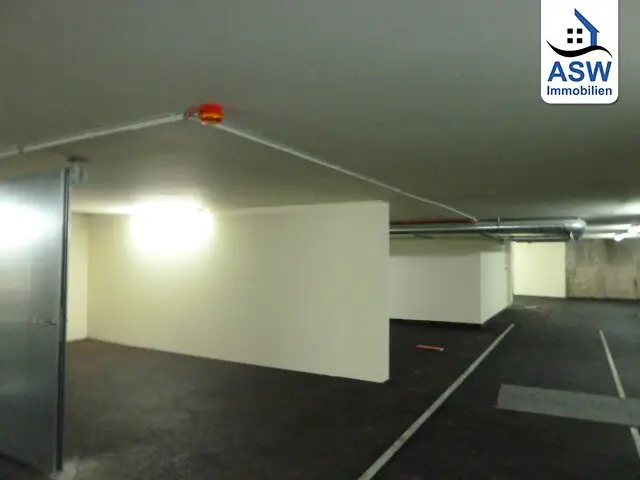 Garage parking spaces in Arnsteingasse 10