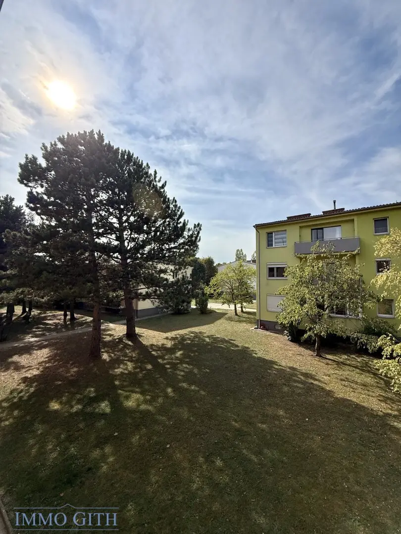 WUNDERSCHÖNE 2-ZIMMER WOHNUNG MIT GRÜNBLICK IN ABSOLUTER RUHELAGE ZU MIETEN!