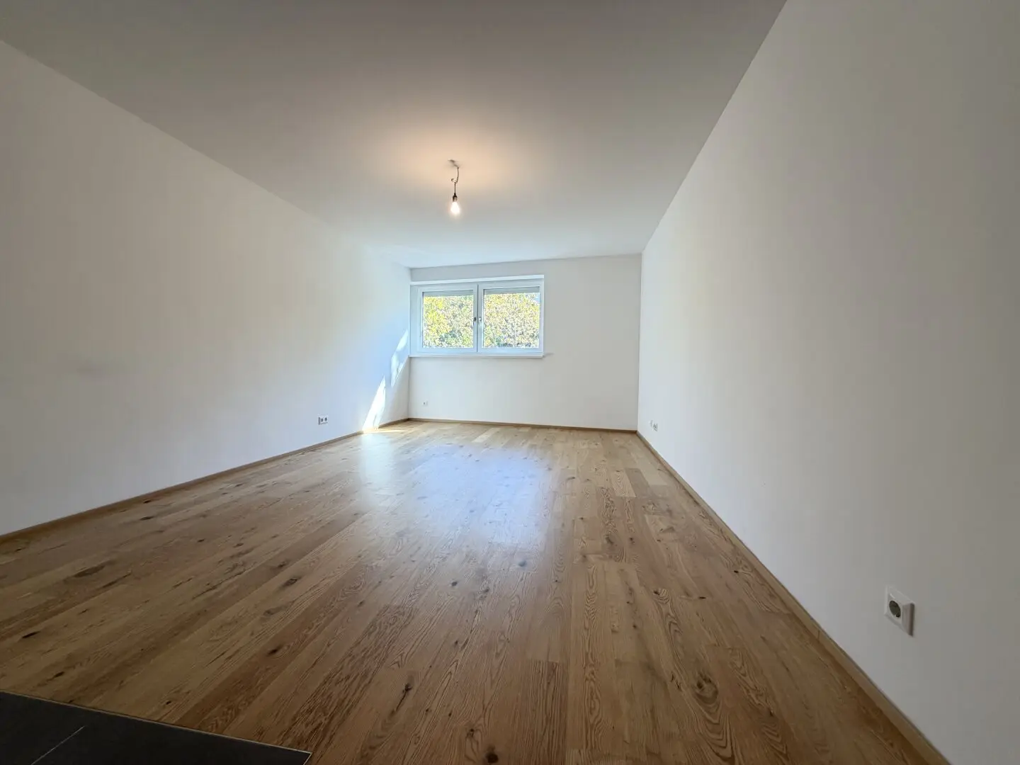 Modern 1 Room Apartment Near Floridsdorf Train Station