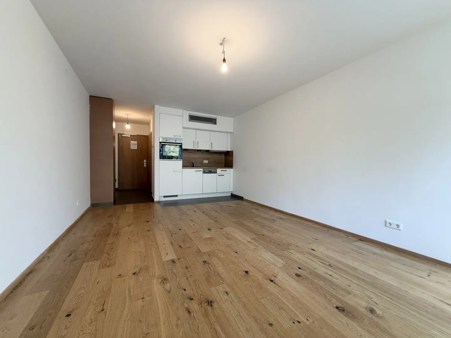 Modern 1 Room Apartment Near Floridsdorf Train Station
