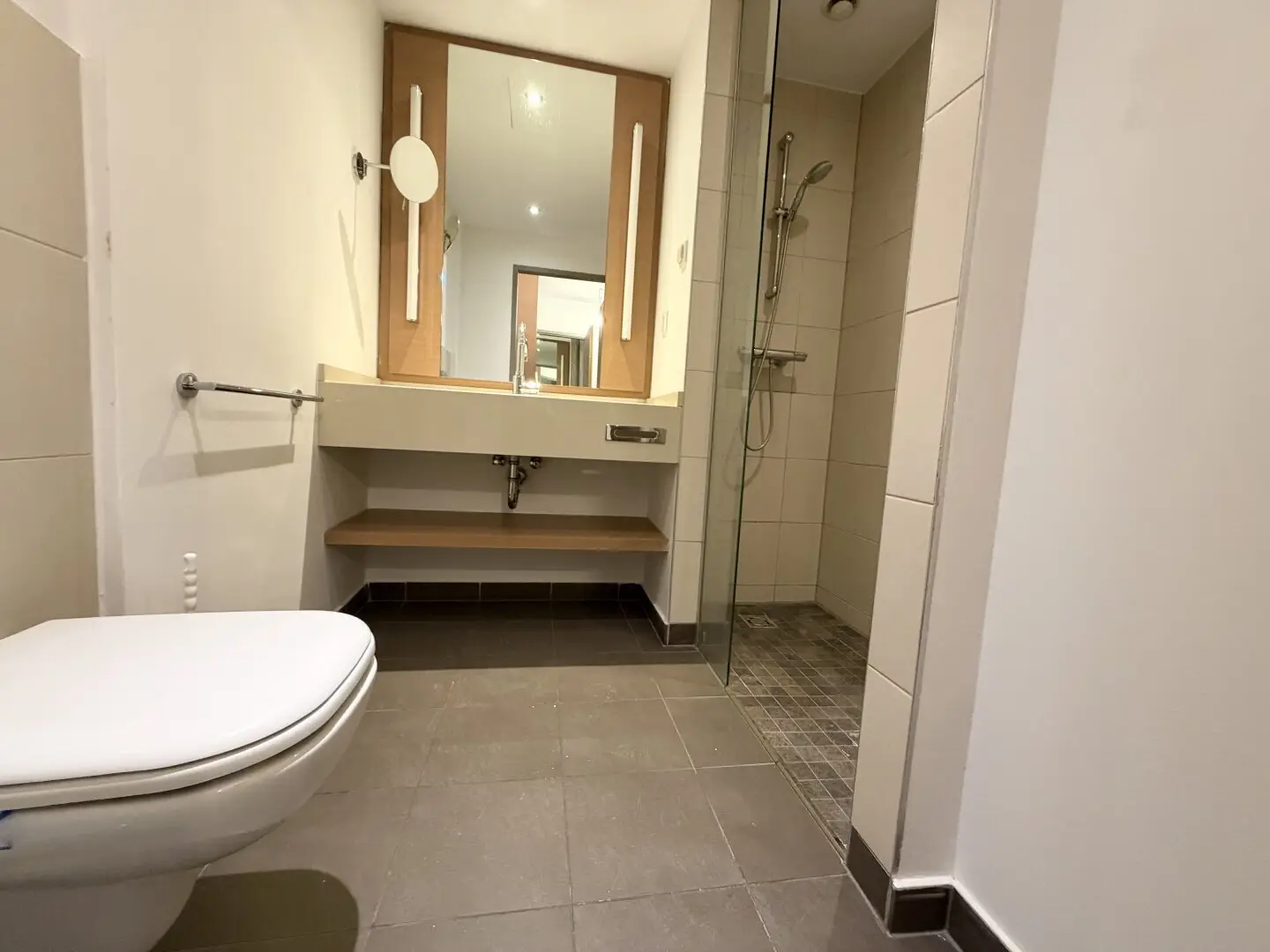 Modern 1 Room Apartment Near Floridsdorf Train Station