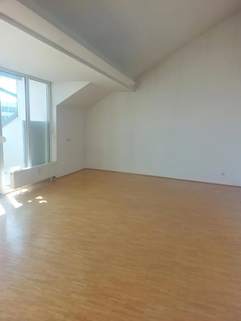Dachgeschoßwohnung mit 2 Schlafzimmer