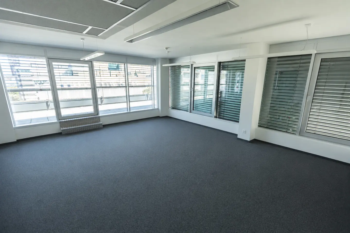 Bright loft apartment with generous terrace