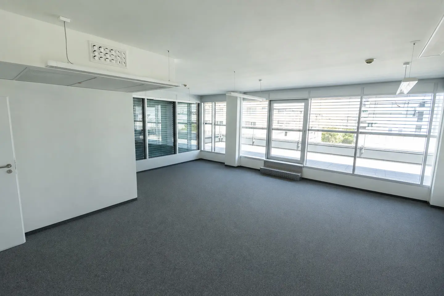 Bright loft apartment with generous terrace