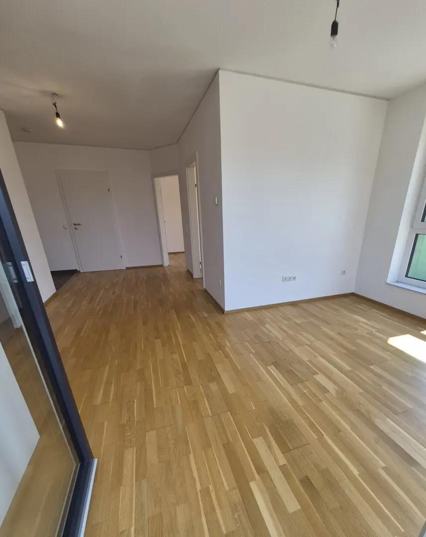 Southwest-facing corner balcony apartment with sunny wide view