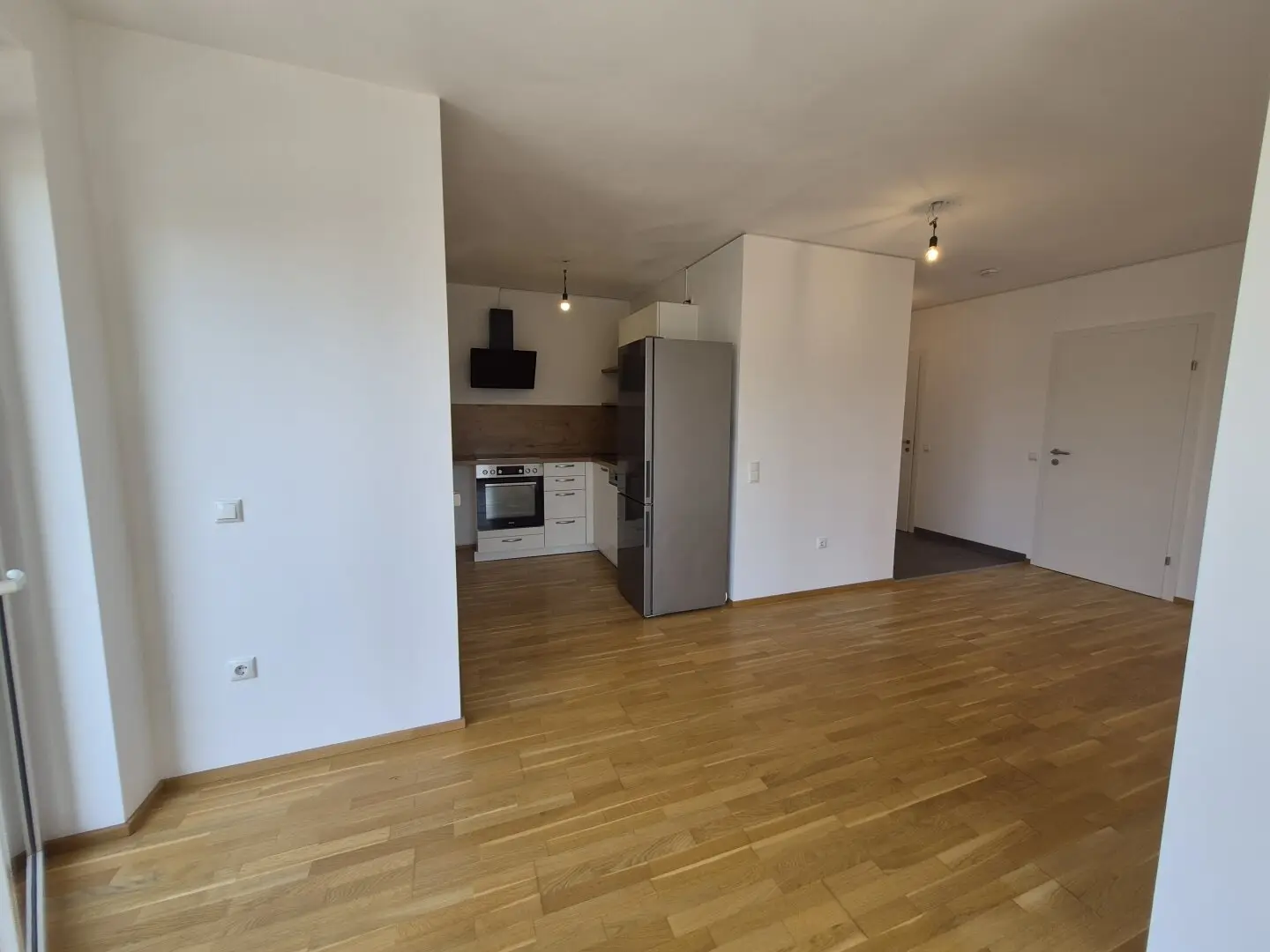 Southwest-facing corner balcony apartment with sunny wide view