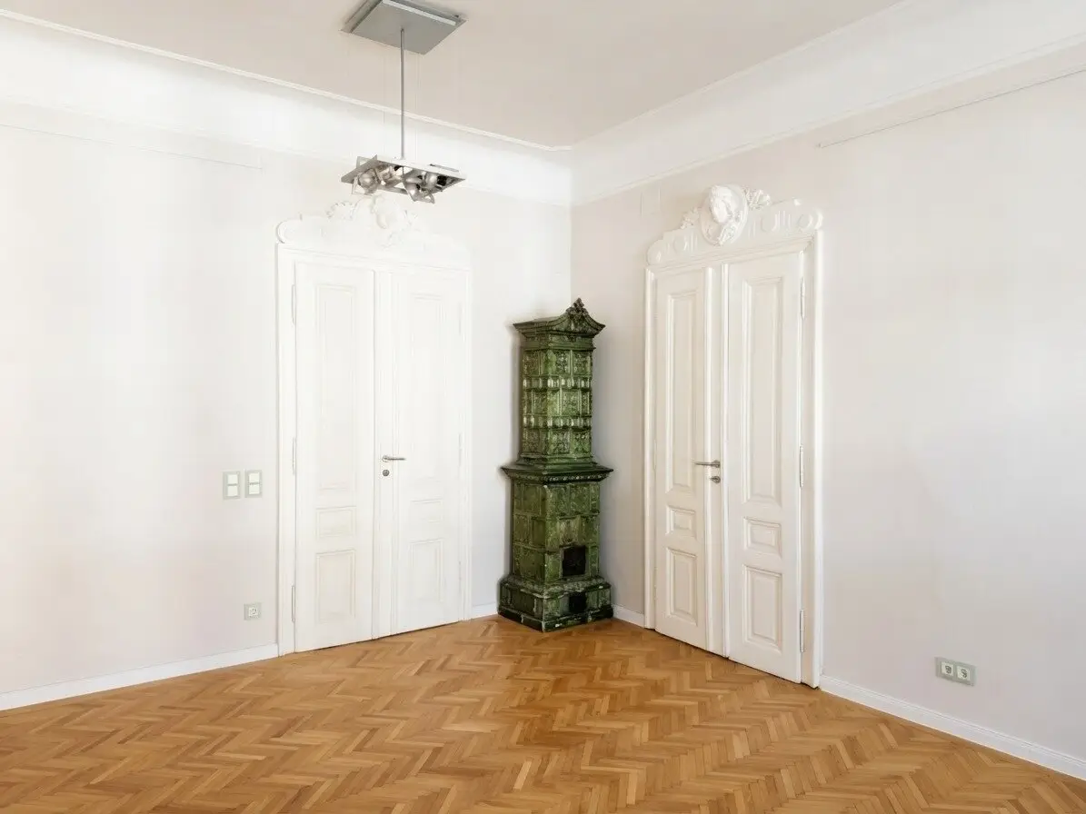 Altbautraum mit Balkon