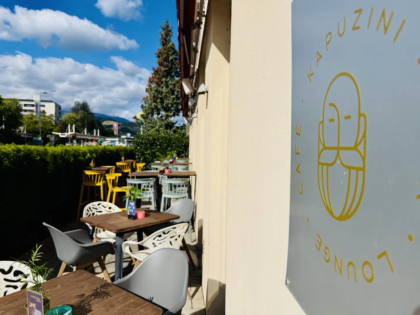 Knittelfeld: Bekannter Gastronomiebetrieb mit modernem Apartment in zentraler Innenstadtlage