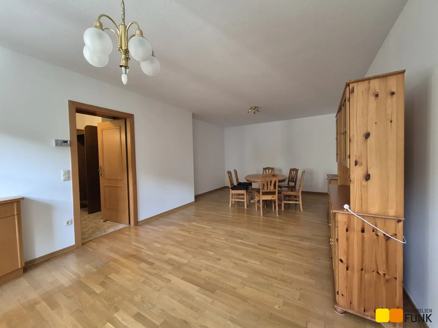 Quiet 3-room apartment in Hietzing with garage