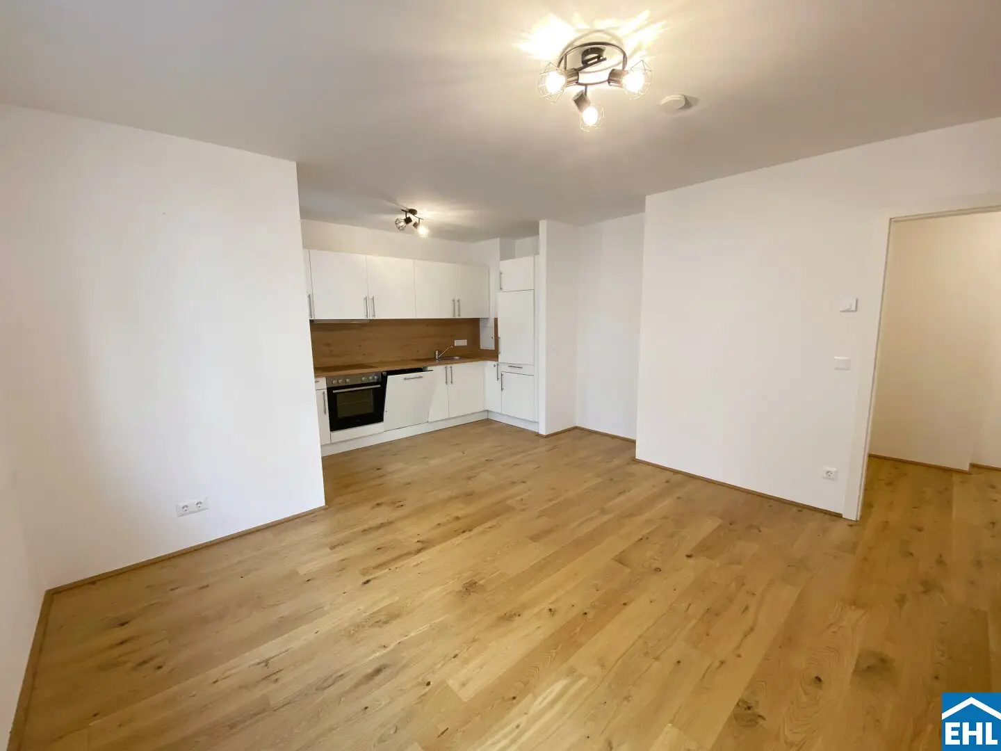 Comfortable apartment with balcony in the heart of Favoriten