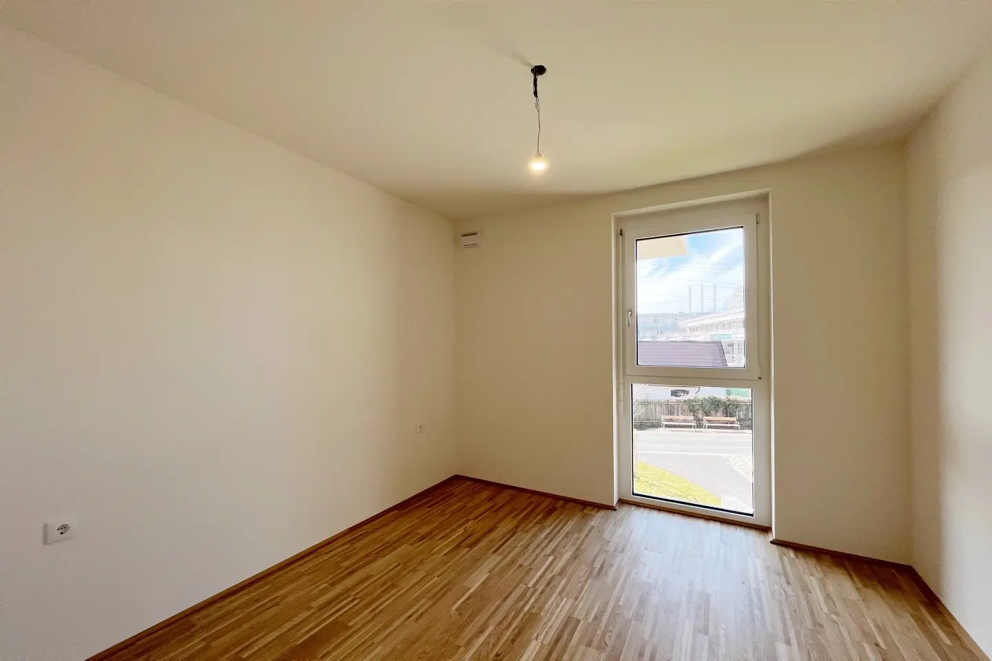 Lichtdurchflutete Wohnung mit Balkon in Jakomini Verde