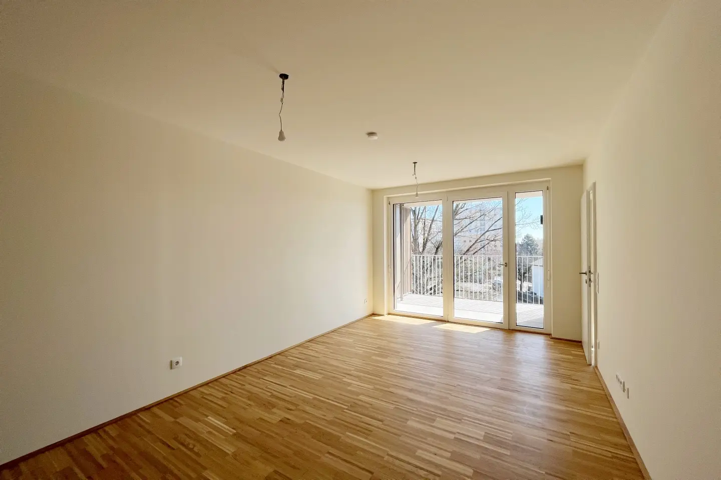 Lichtdurchflutete Wohnung mit Balkon und Fußbodenheizung